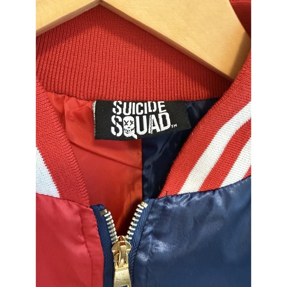 Suicide Squad Jacket Womens Small Red Blue Harley Quinn Joker Satin Bomber Coat - Picture 2 of 8
